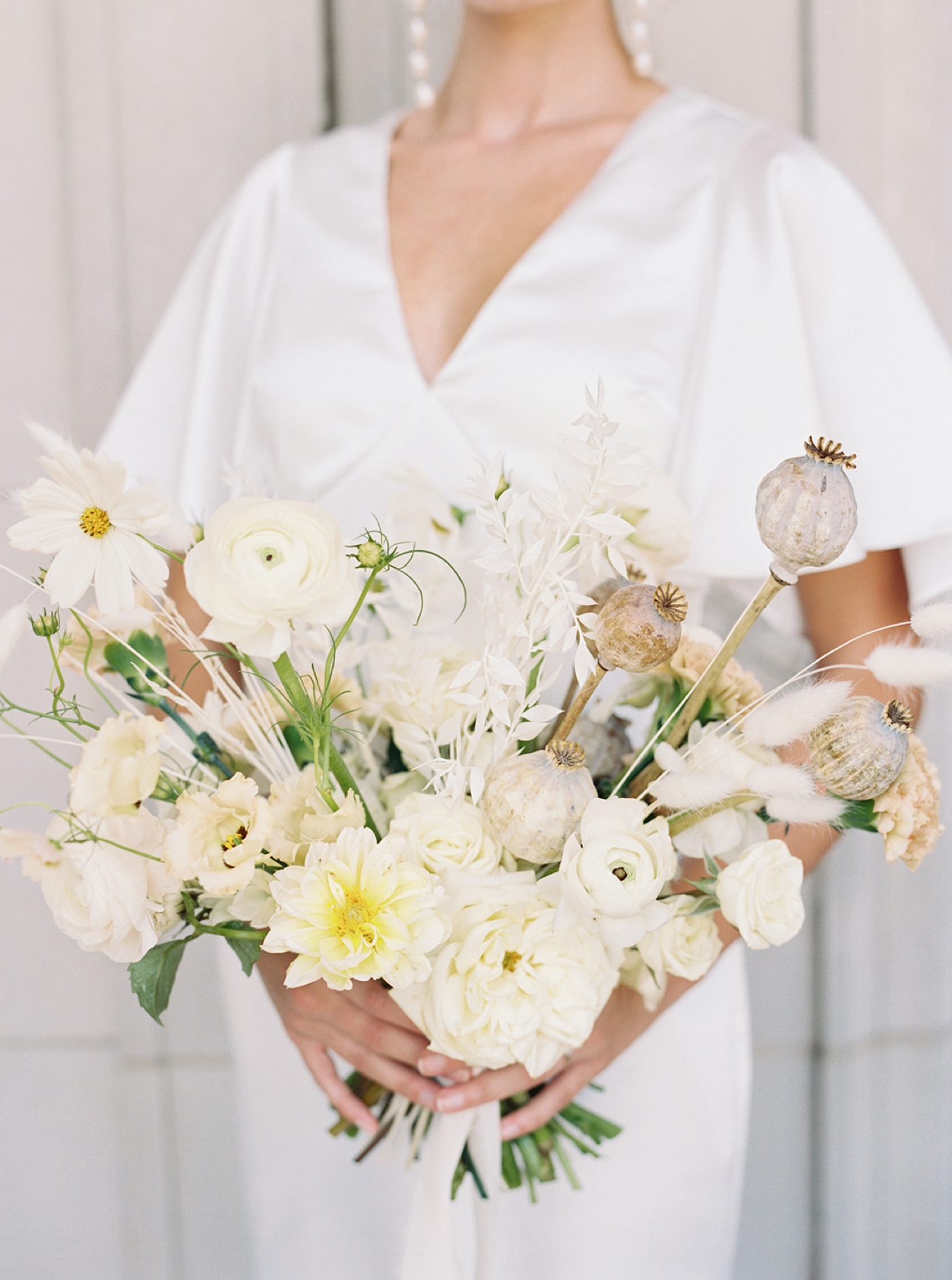 Delicate Ikebana-inspired bridal bouquet by Fleure Studio